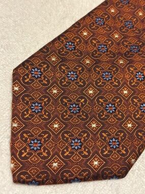 Brand New Corporate Power Tie By JOS A. BANK (Signature Collection)